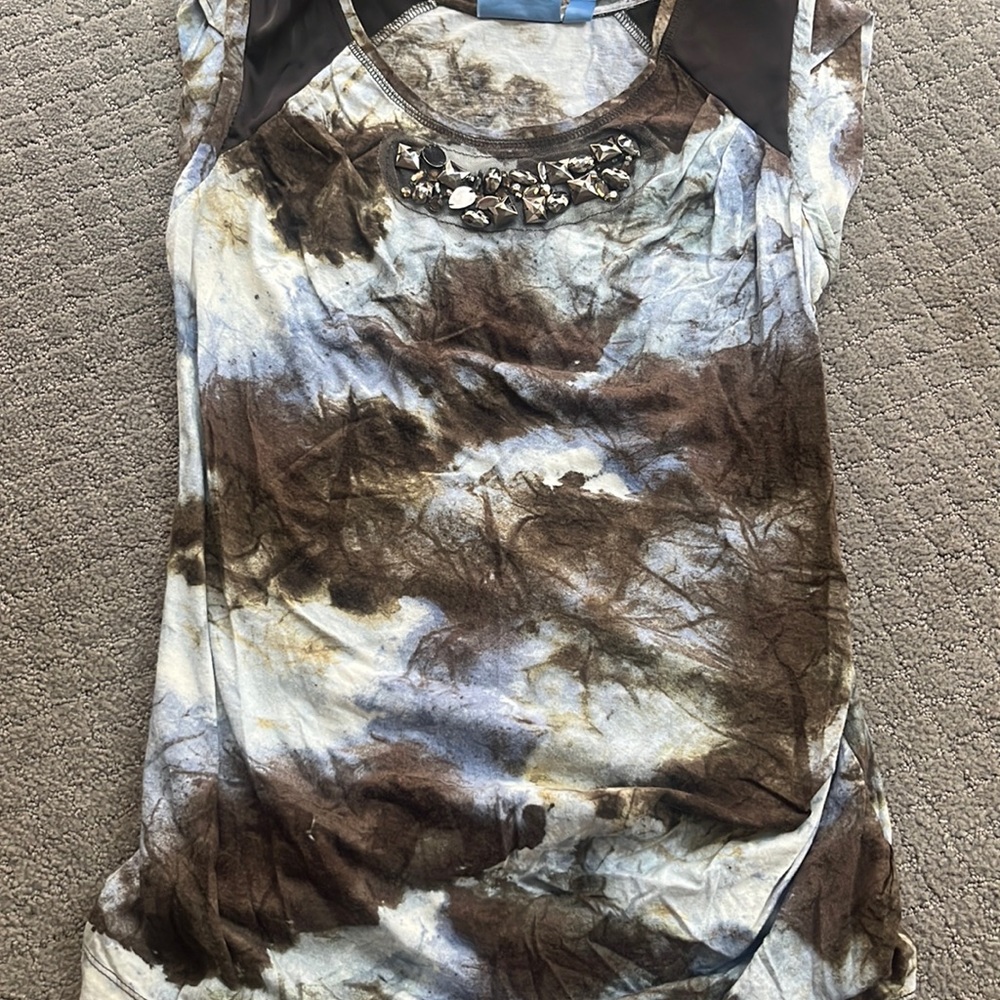 Simply Vera Wang top with jewels size Small